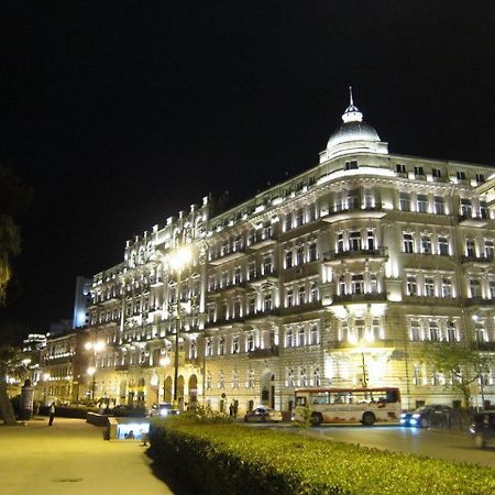 Metro City Hotel Baky Esterno foto