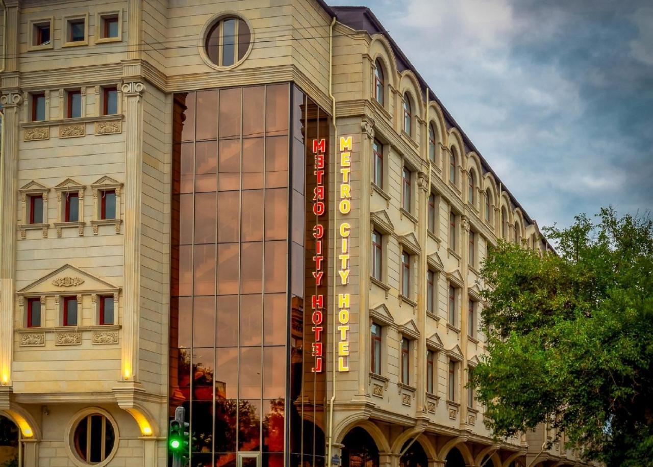 Metro City Hotel Baky Esterno foto