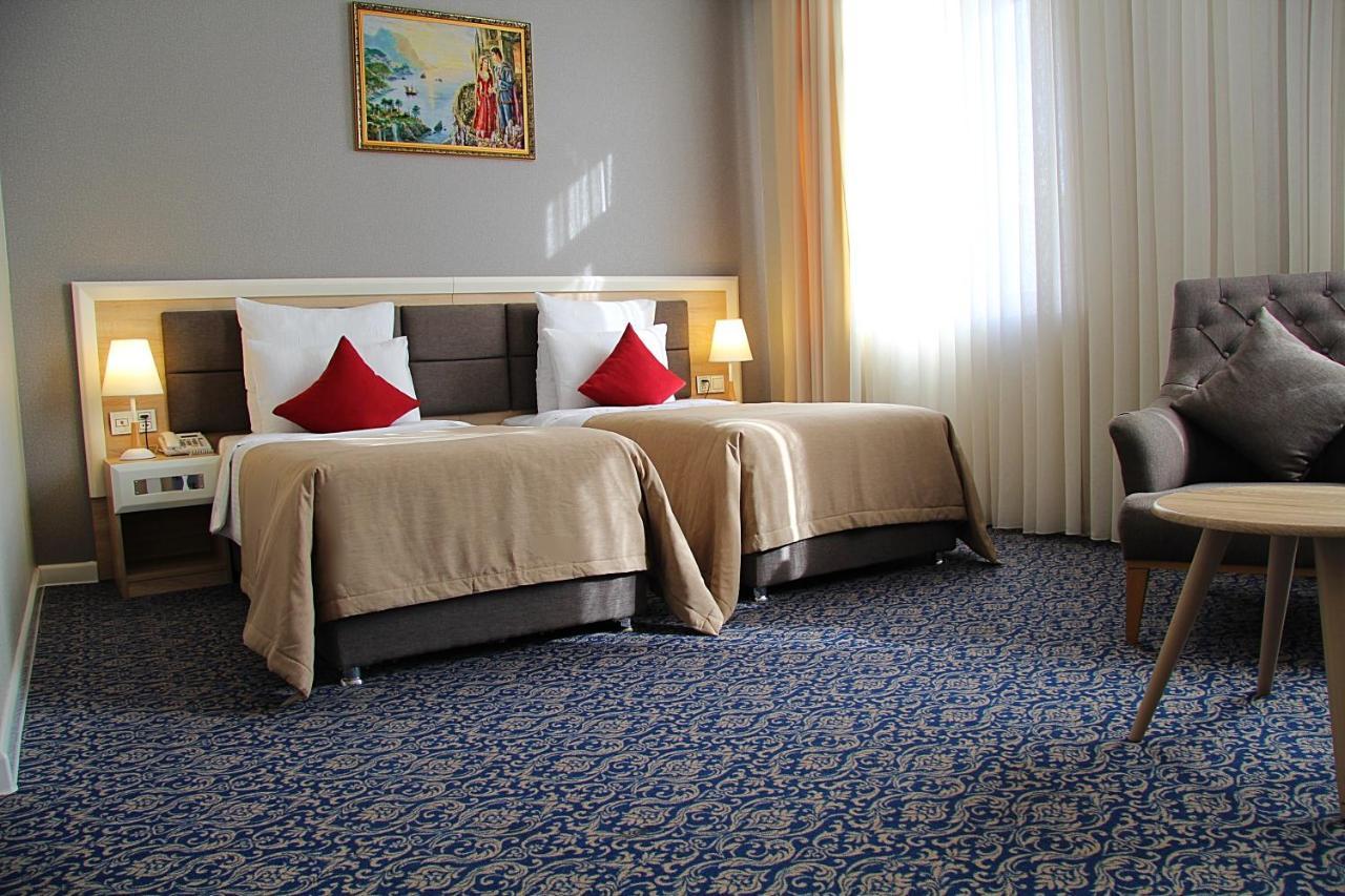 Metro City Hotel Baky Esterno foto