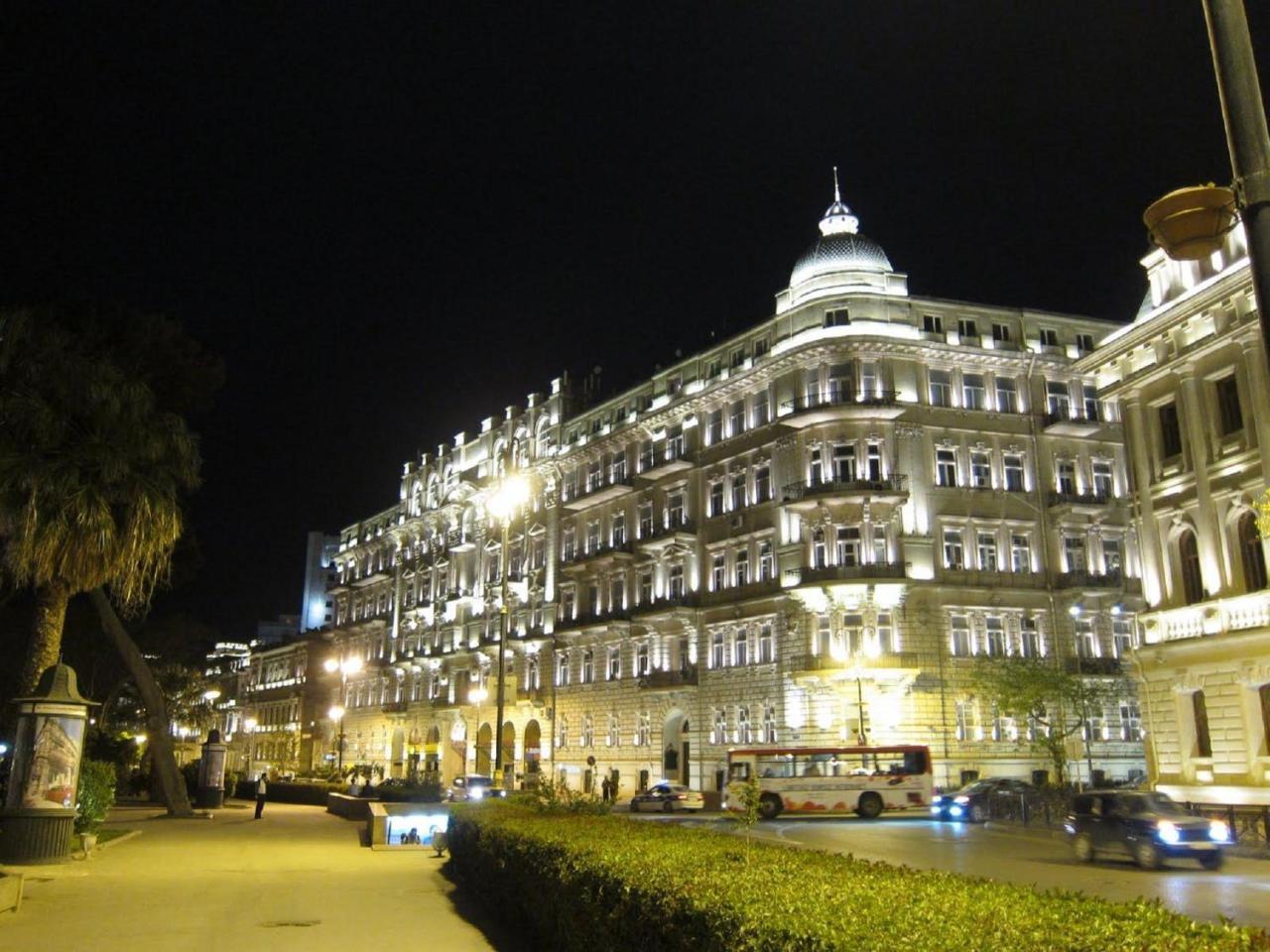 Metro City Hotel Baky Esterno foto